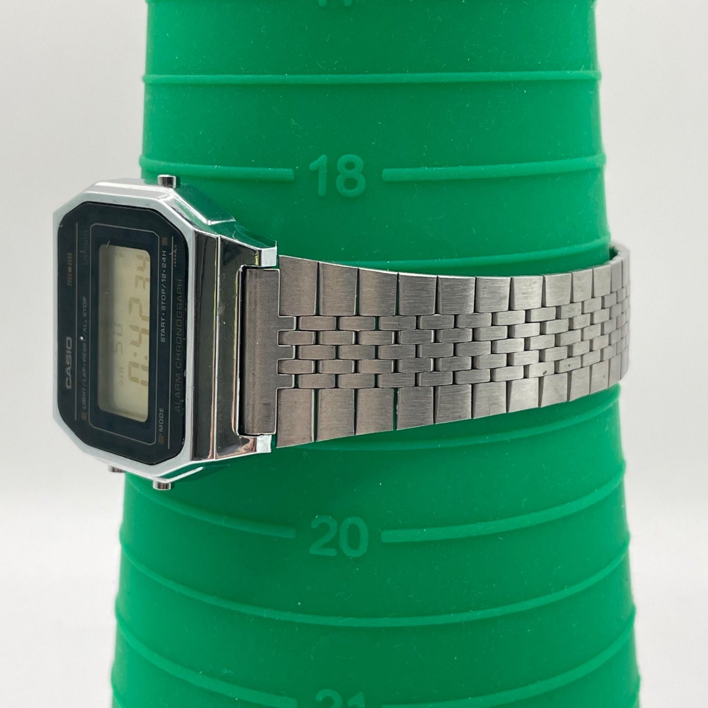 Casio A152 Vintage Watch with 415 Module Made in Japan
