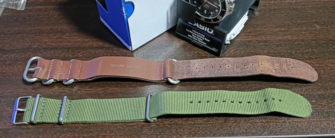 Casio 3-Hand Analog Dive Watch With 2 Replacement Straps - Japan Import