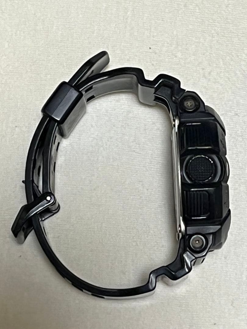 Casio G-Shock GA-400GB Watch Black Authentic Condition — Japan Import