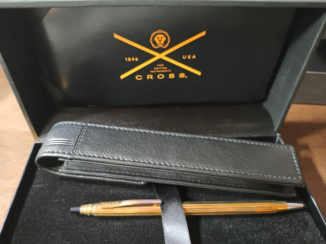 Cross Classic Century Gold Ballpoint Pen with Leather Case — Japan Import