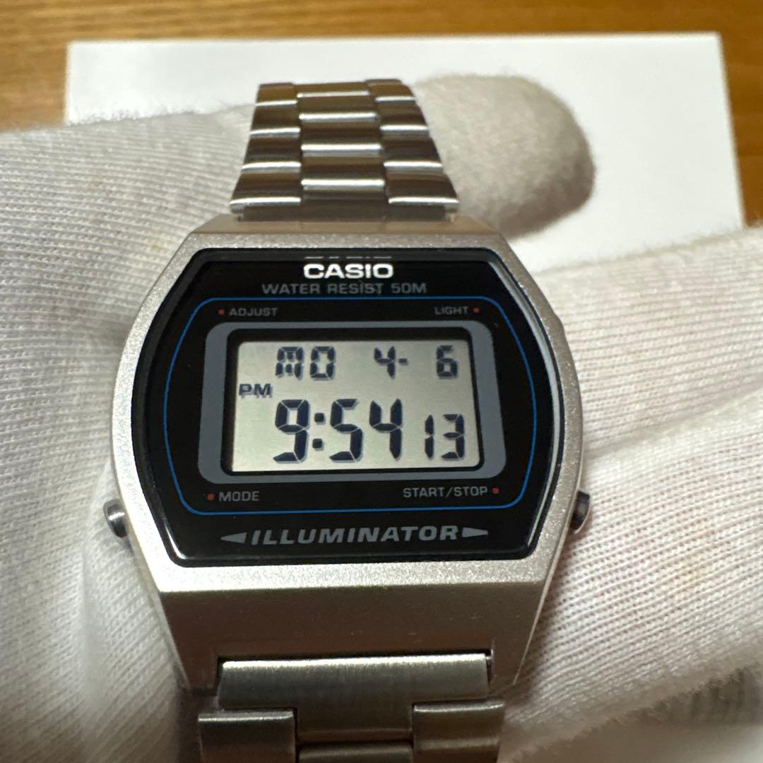 Casio W-202 Digital Watch with Illuminator — Japan Import