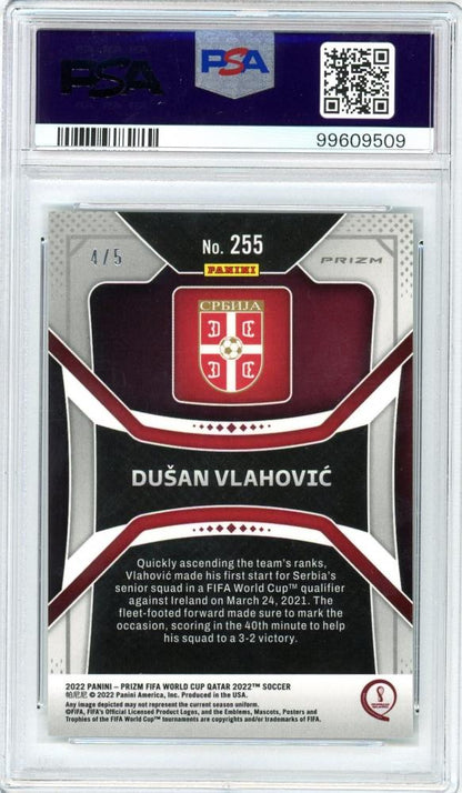 2022 Panini Prizm FIFA World Cup Qatar Dusan Vlahovic Base/Breakaway Green Prizms/#2554/5PSA8