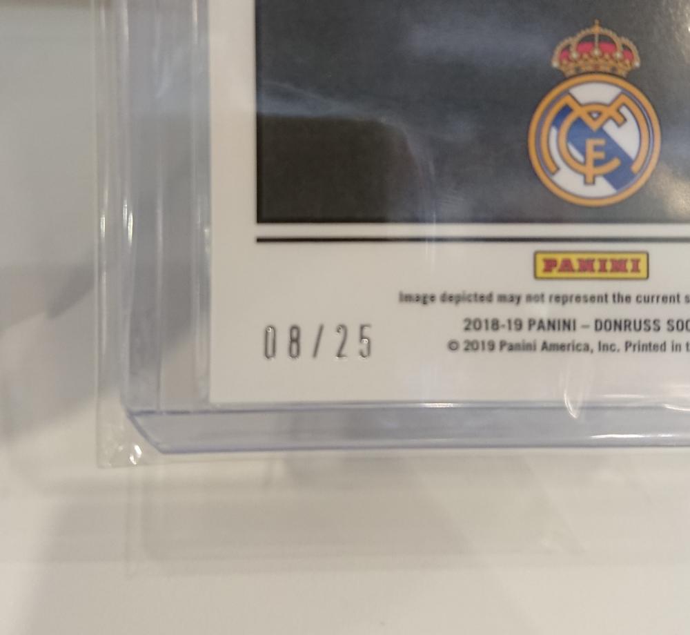 2018-19 Panini Donruss Optic Toni Kroos Black Velocity #29 Jersey Number card serial 8 of 25