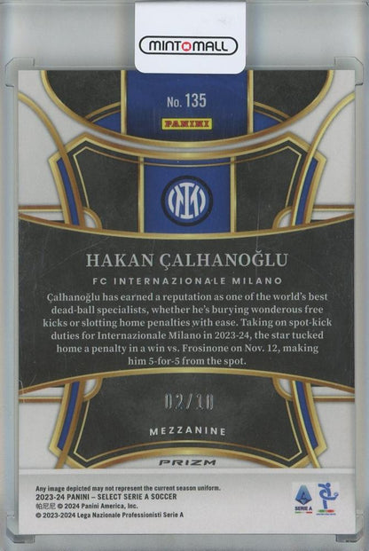 2023-24 Select Serie A Hakan Calhanoglu Gold #13502/10 FC Internazionale Milano
