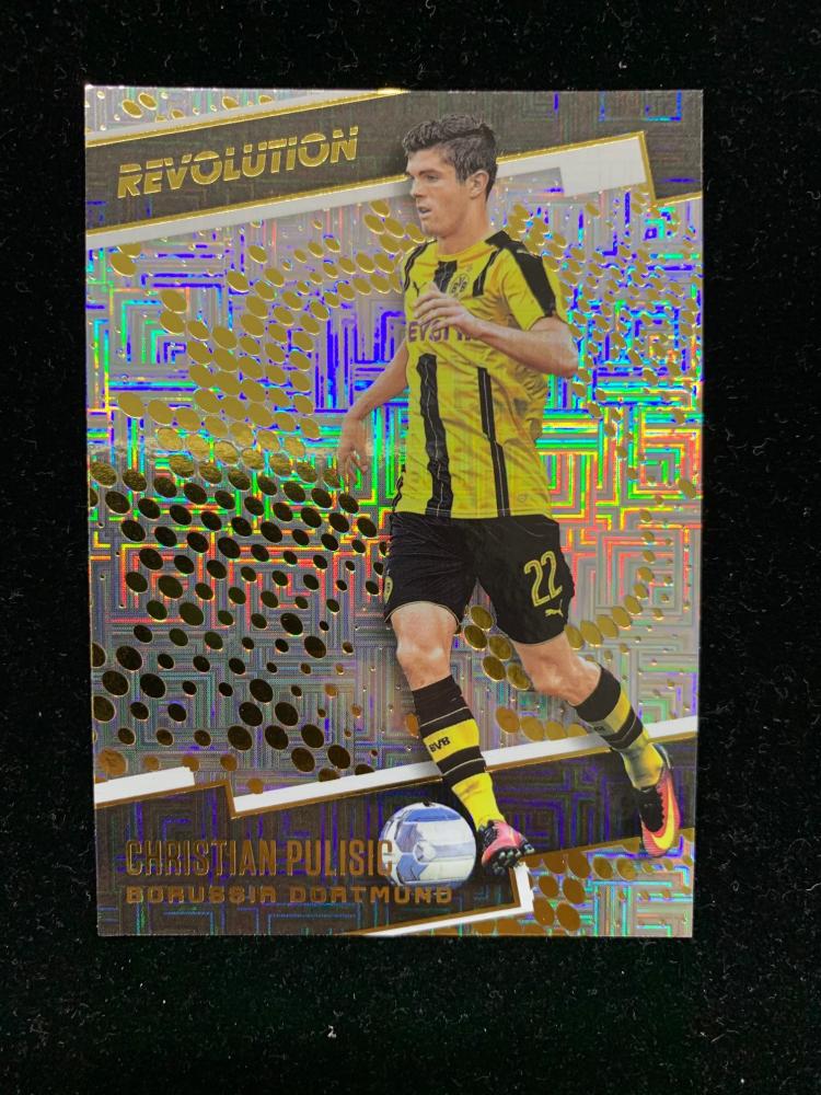 2017 Panini Revolution Borussia Dortmund Christian Pulisic Base Infinite parallel version card