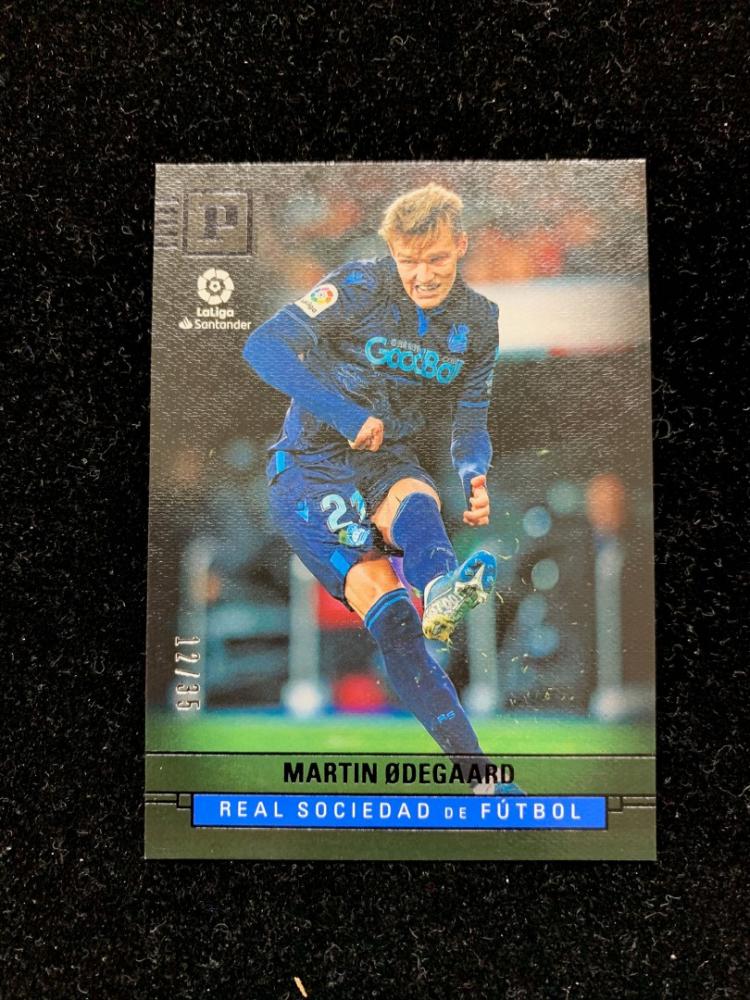 2019-20 Panini Chronicles La Liga Canvas Parallel Martin Odegaard Real Sociedad card numbered 12 out of 35