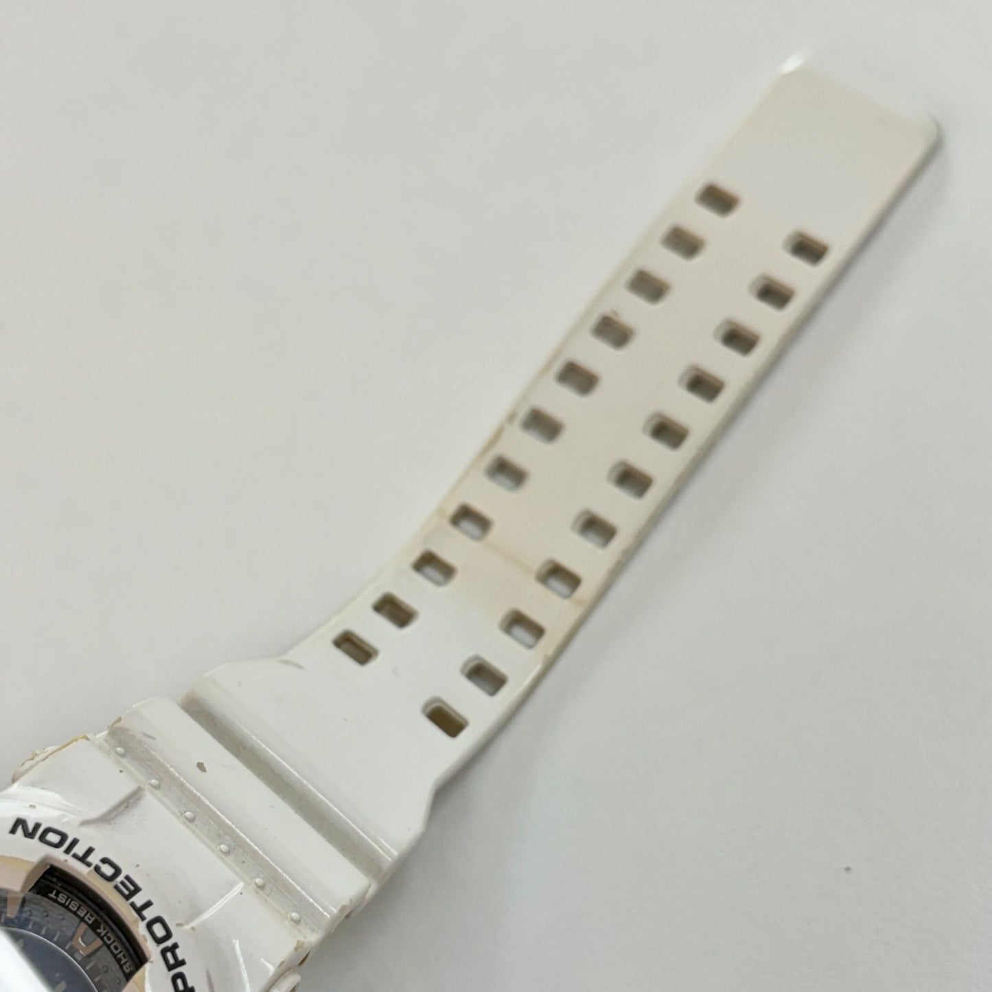 Casio G-Shock GA-110GW-7A Watch Module 5146 White and Black Used with Flaws — Japan Import