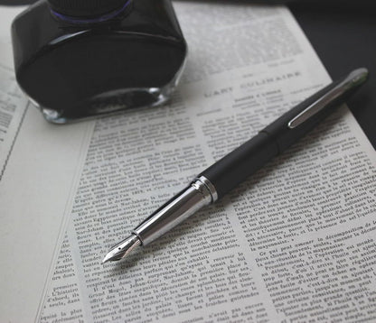 Cross F Fine Point Fountain Pen Model ATX 886-3F Ballpoint Black Finish