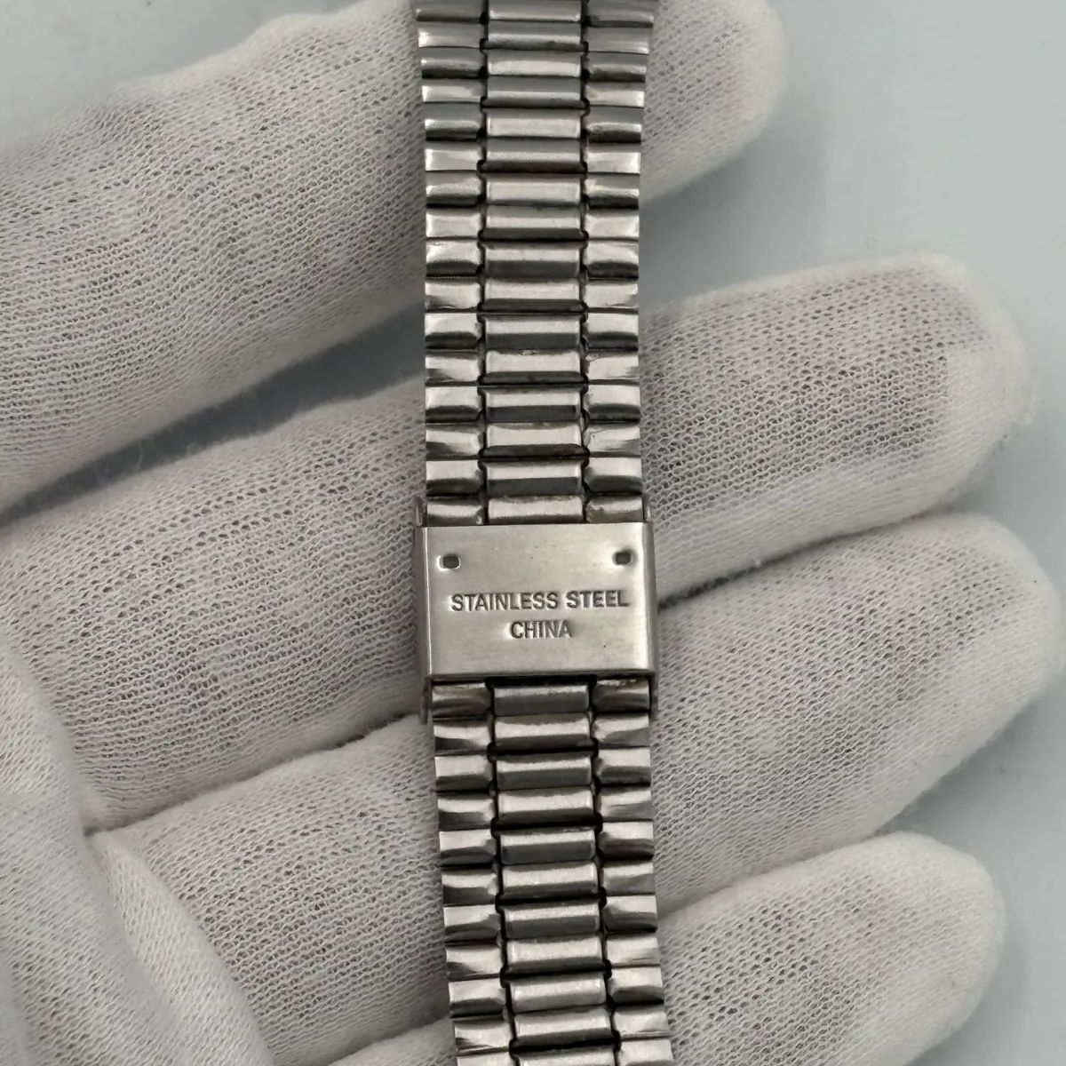 Casio A168WE Digital Watch Silver Vintage Retro Illuminator