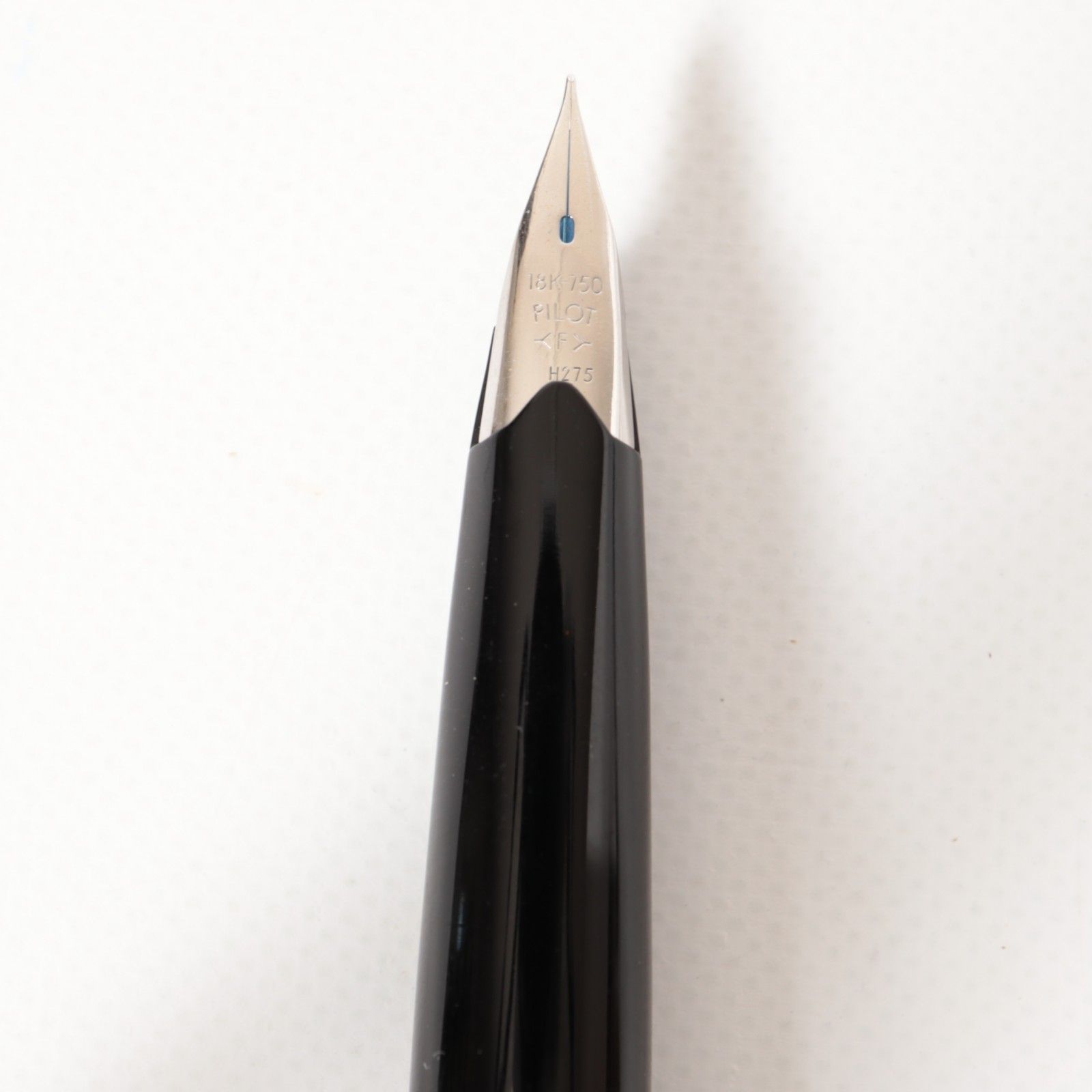 Pilot Elite Crosshatch short fountain pen in black and silver with 18K gold nib, vintage 1975 model