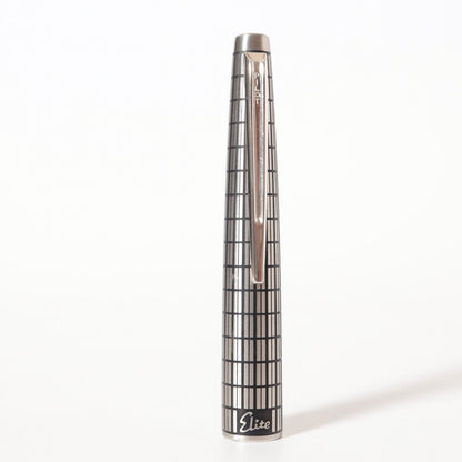 Pilot Elite Crosshatch short fountain pen in black and silver with 18K gold nib, vintage 1975 model