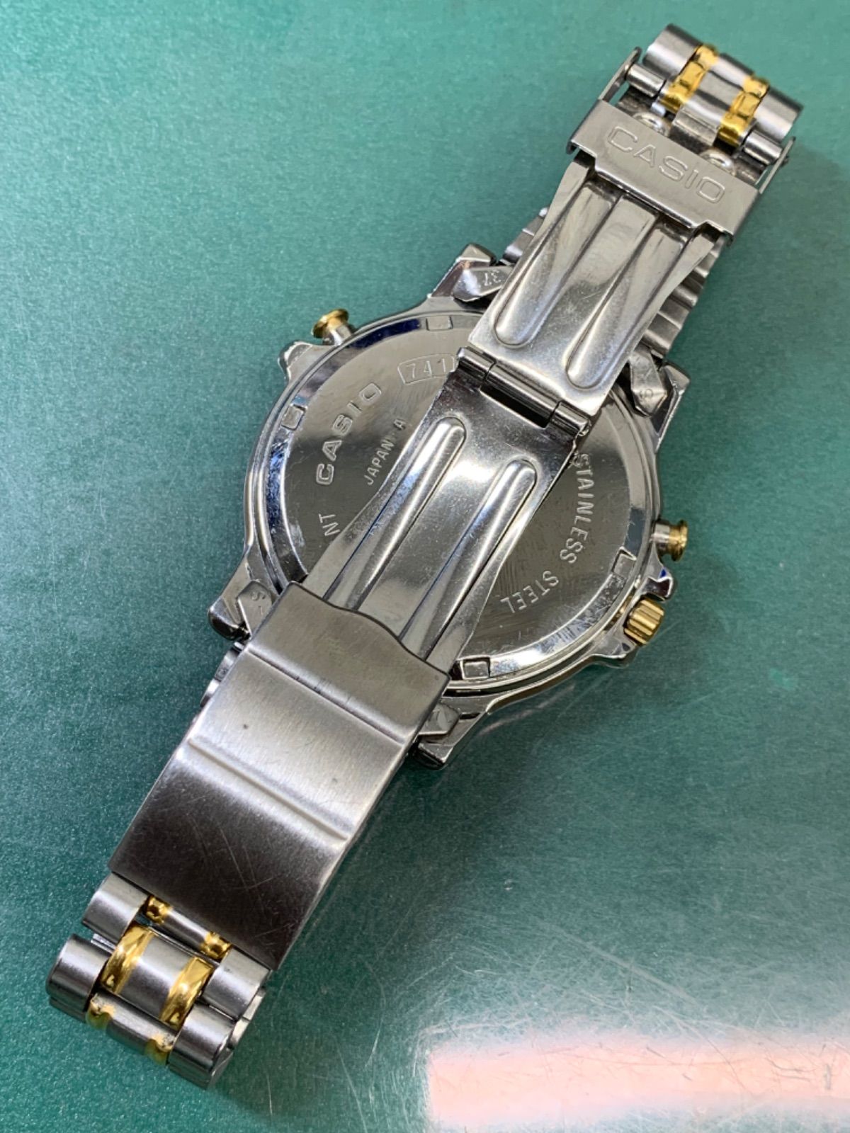 Casio World Time Data Bank R6-5539 Model AD-722 Used Watch with Black Dial — Japan Import