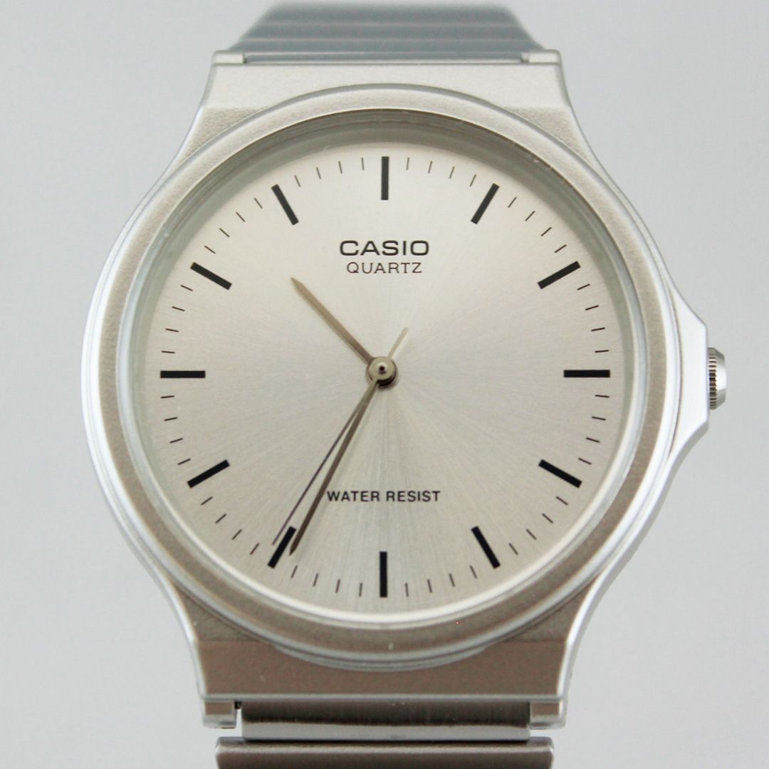 Casio Unisex MQ-24D-7EJH Analog Watch Silver with White Dial