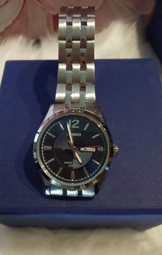 Casio Analog Quartz Watch with Navy and Silver Stainless Steel Band