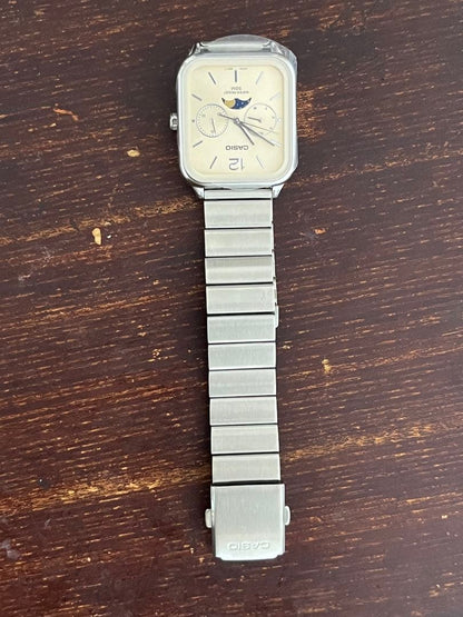 Casio Analog Quartz Steel Watch Silver Square Face Model MTP-M305D-9A Japan Import
