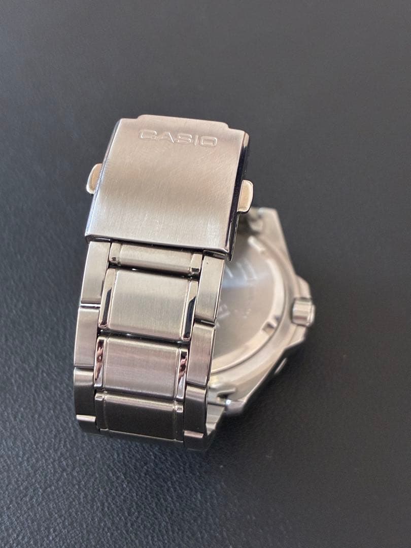 Casio Diver's Watch MDV-106-1AV Model with Silver Band — Japan Import