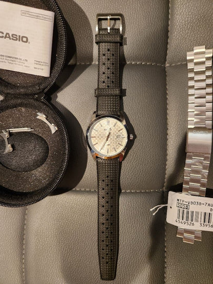 Casio MTP-VD03D-7A Analog Silver Watch with Rubber Strap and Storage Case — Japan Import