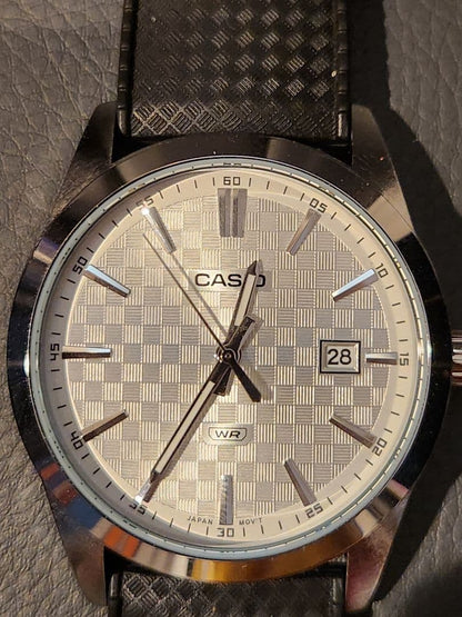Casio MTP-VD03D-7A Analog Silver Watch with Rubber Strap and Storage Case — Japan Import
