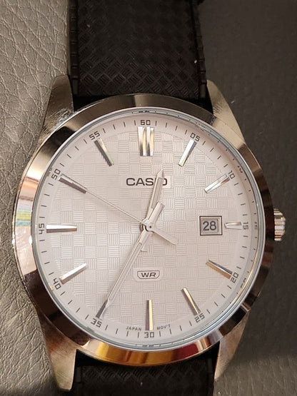 Casio MTP-VD03D-7A Analog Silver Watch with Rubber Strap and Storage Case — Japan Import