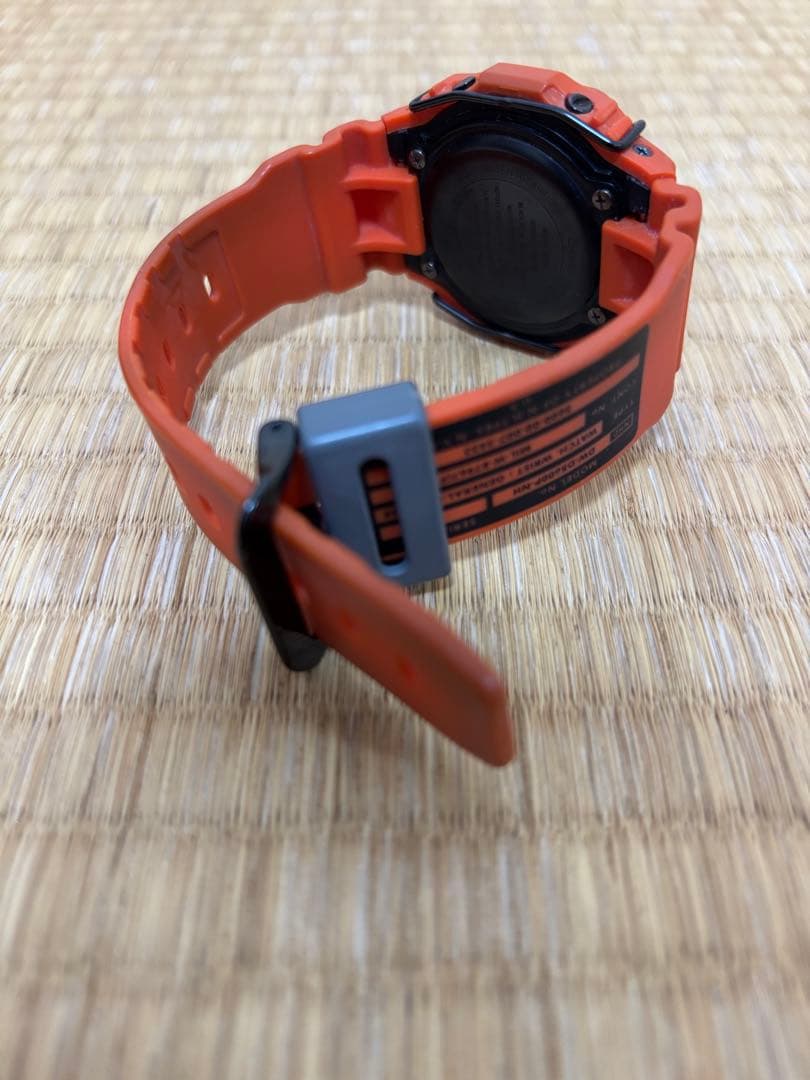 Casio G-Shock N.Hoolywood DW-D5600PNH</s>
