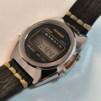 Casio Toron R-18 Vintage Digital Watch from the 1970s Japan Import