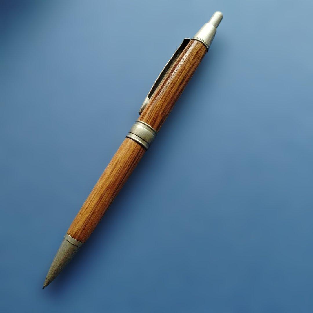 Re Ma wooden mechanical pencil with metal parts, included case, and white pen Japan import