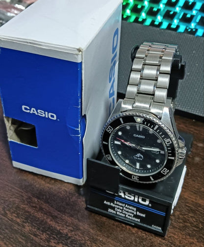 Casio 3-Hand Analog Dive Watch With 2 Replacement Straps - Japan Import
