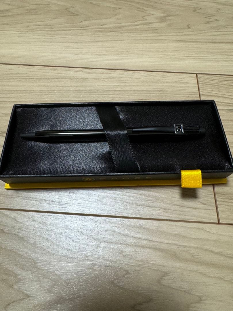 CROSS black finish body pen with dedicated gift box imported from Japan
