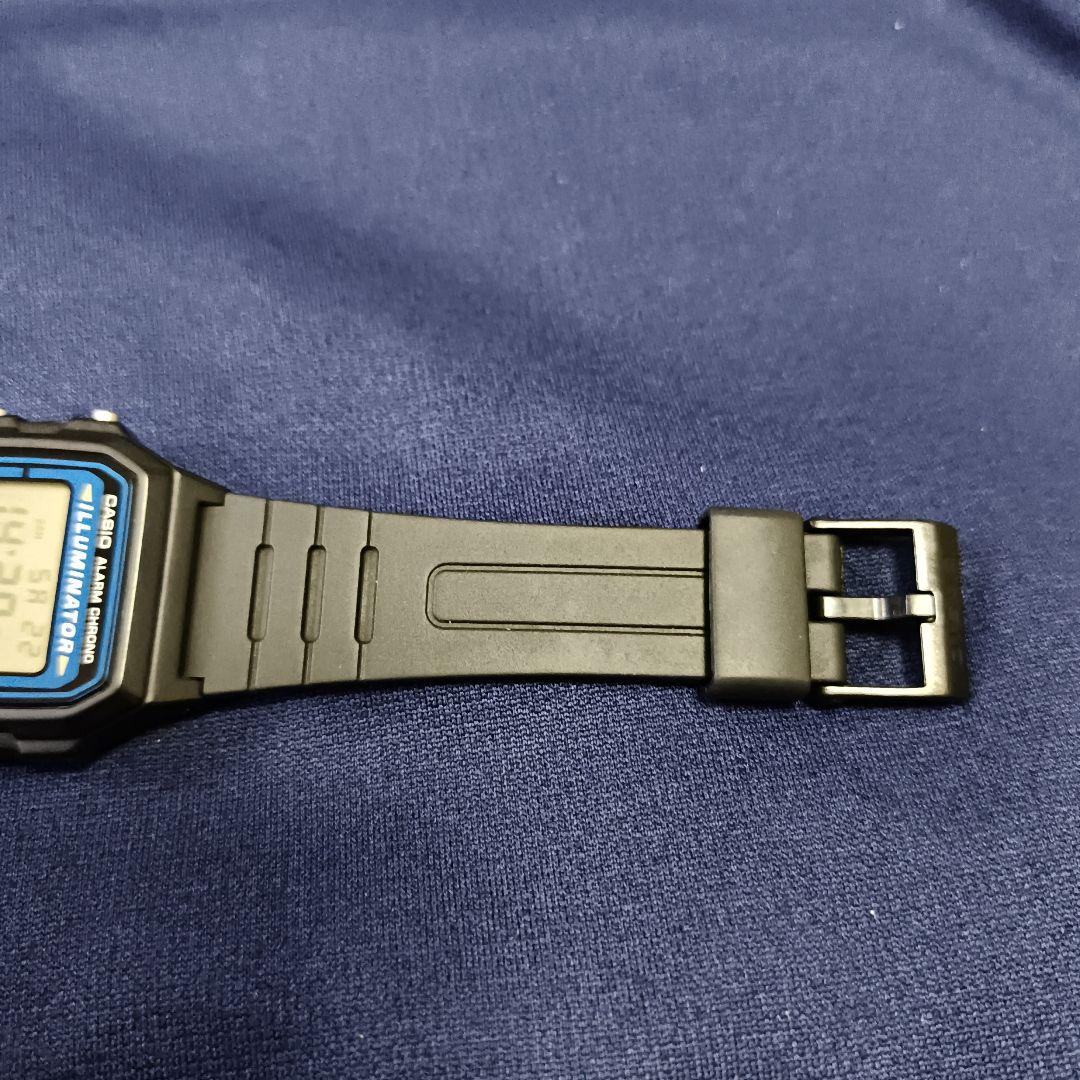 Casio F-105 with Accessories Discontinued Item