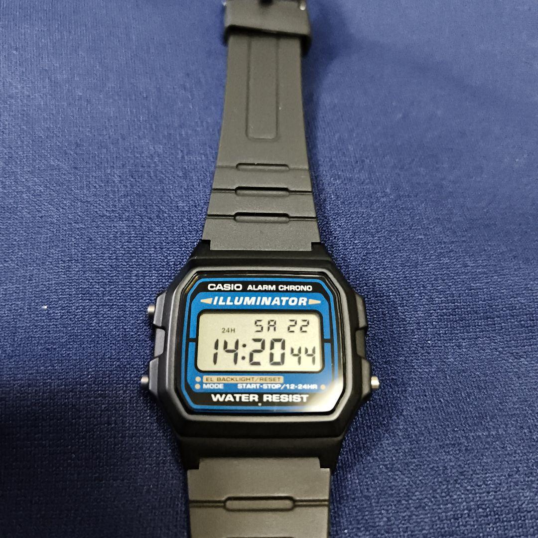 Casio F-105 with Accessories Discontinued Item
