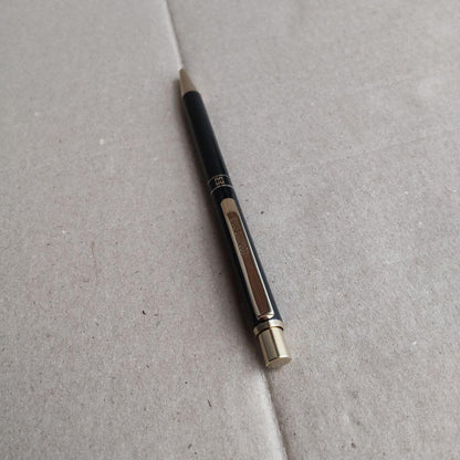 Daks Simpson London black ballpoint pen with replacement ink refill and Sailor compatible cartridge