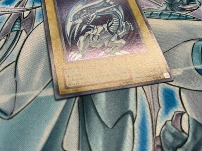 Blue-Eyes White Dragon 2nd Limited Ultra Edition Yu-Gi-Oh card with light attribute and 3000 attack
