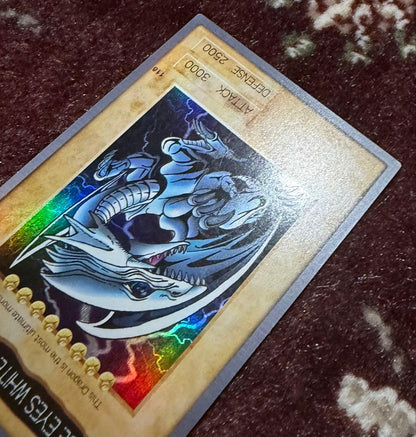 Bandai Blue Eyes White Dragon No.118 1999 Yu-Gi-Oh! English trading card from Japan