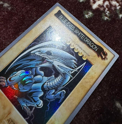 Bandai Blue Eyes White Dragon No.118 1999 Yu-Gi-Oh! English trading card from Japan