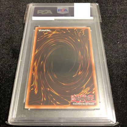 Blue Eyes White Dragon YSKR-EN001 Ultimate Rare trading card graded PSA 10 GEM MINT Japan import