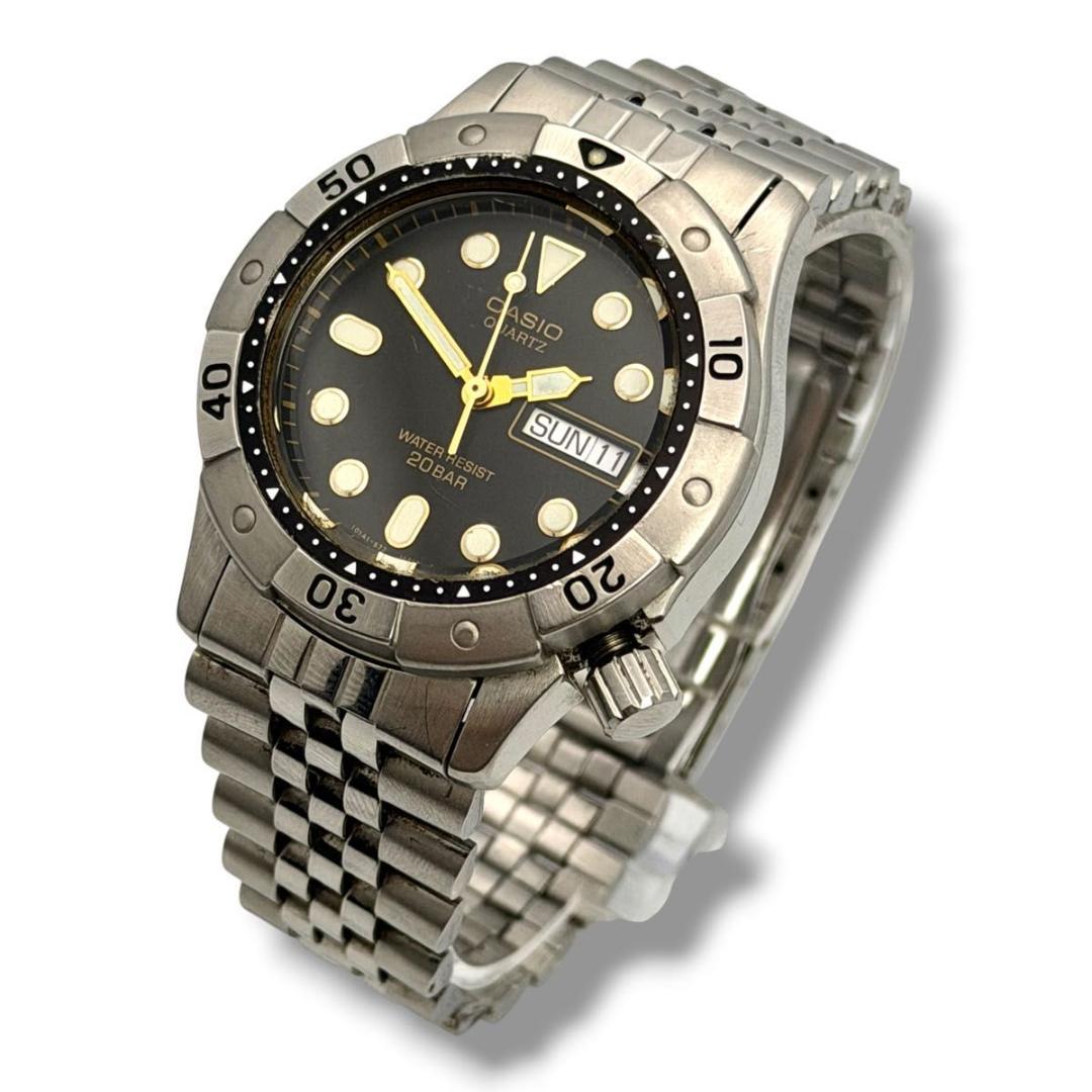 Casio Divers Watch Men's QZ MD-711 with Date Day Function and 20 ATM Waterproof — Japan Import