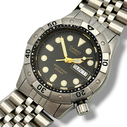 Casio Divers Watch Men's QZ MD-711 with Date Day Function and 20 ATM Waterproof — Japan Import