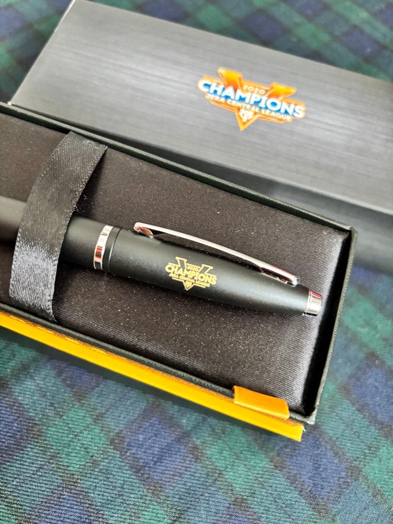 Yomiuri Giants Championship Commemorative CROSS Ballpoint Pen with Gift Box