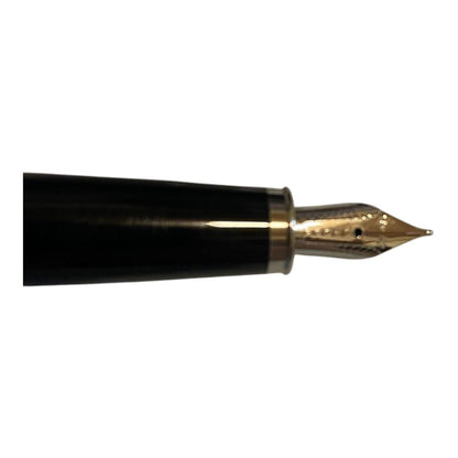 Cross Apogee fountain pen with black lacquer finish and 18K K18 nib in original box