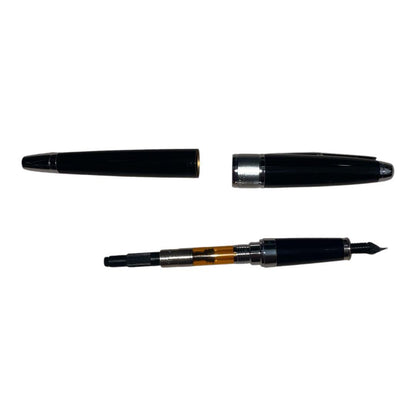Cross Apogee fountain pen with black lacquer finish and 18K K18 nib in original box