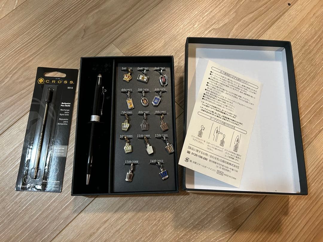 Toyota Crown Emblem Charm Pen Set