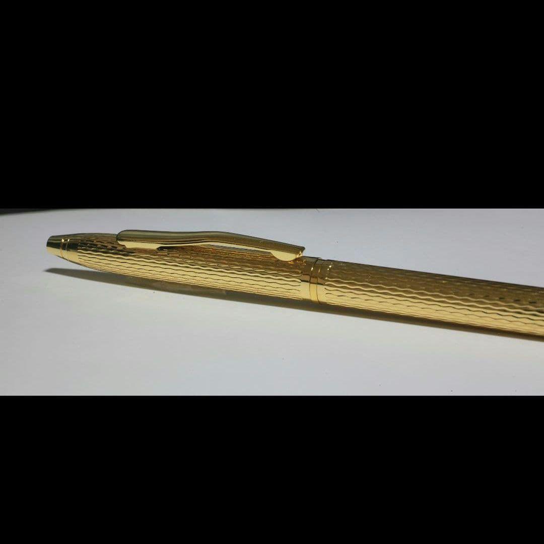 Cross gold gel pen with detailed Gilorosh engraving and twist mechanism Japanese import