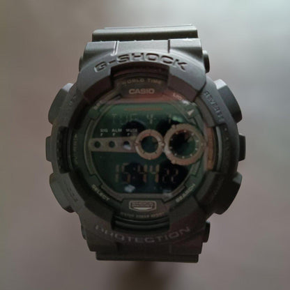 Casio G-SHOCK GD-100 Watch with 200m Water Resistance and Auto Light — Japan Import
