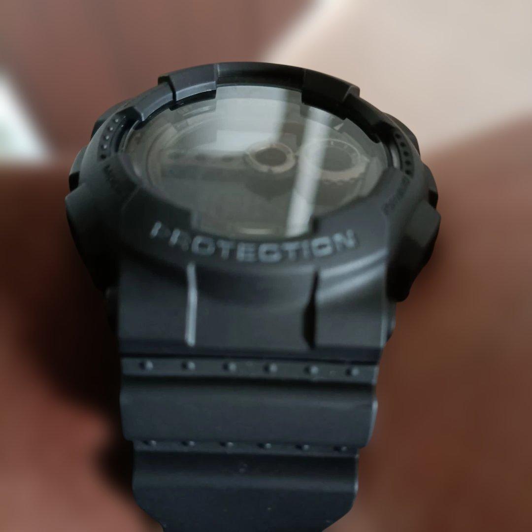 Casio G-SHOCK GD-100 Watch with 200m Water Resistance and Auto Light — Japan Import
