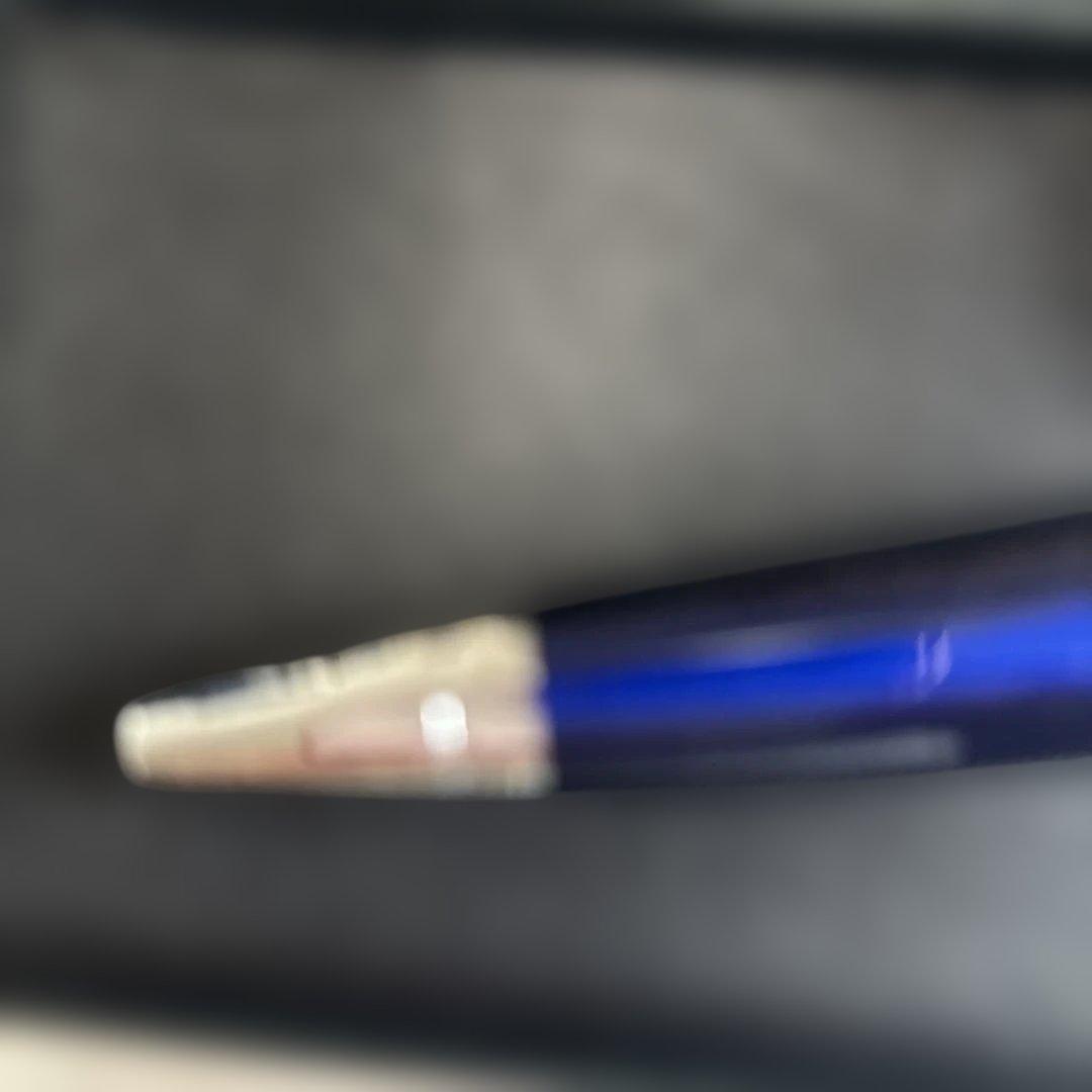 Seiki Cross ballpoint pen in blue metal with clean touch part and sleek design