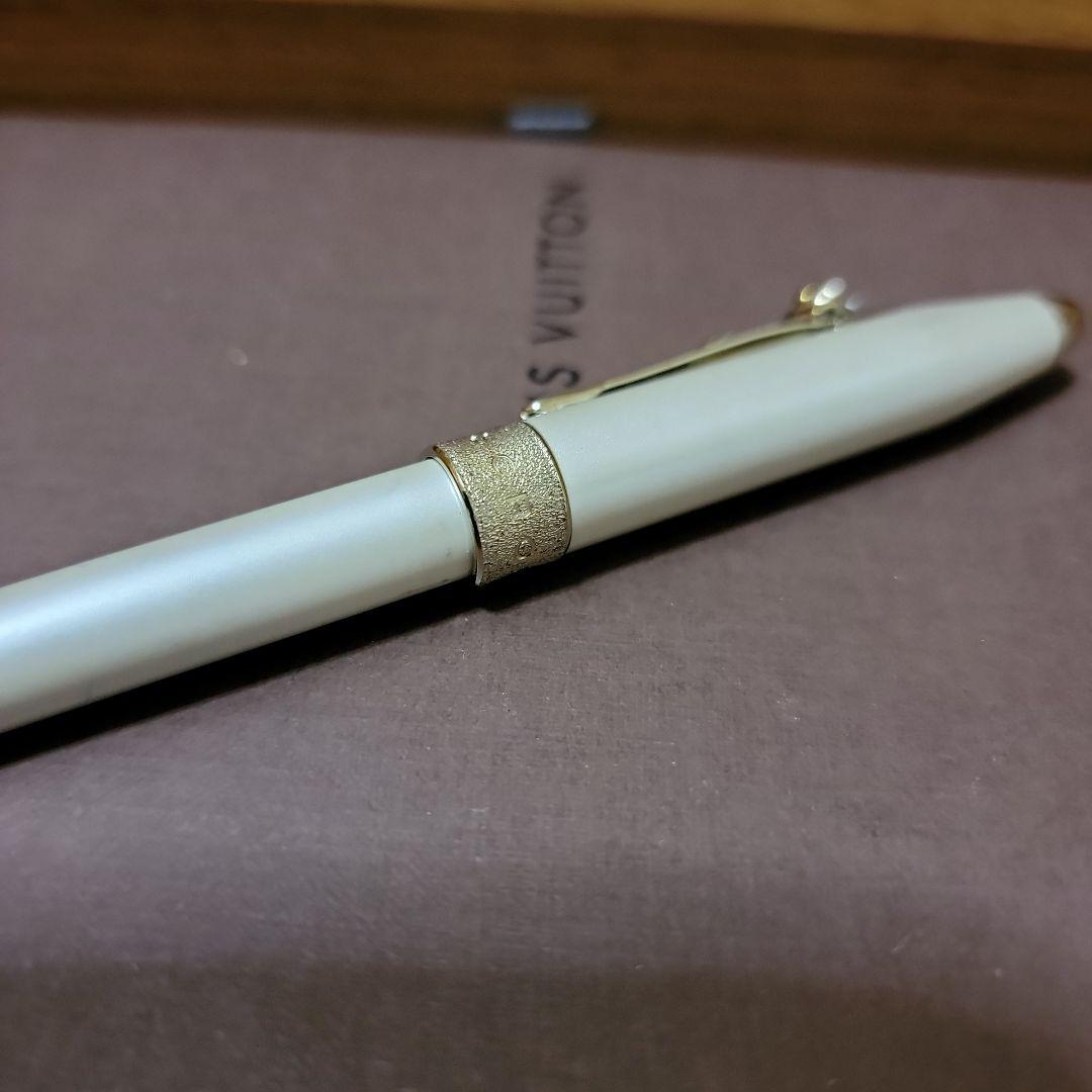 Cross White and Gold Ballpoint Pen with Heart Charm