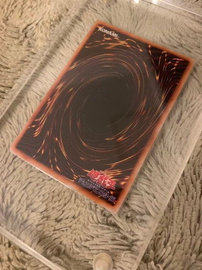 Yugioh Red-Eyes Black Dragon Ultra Rare 776 Japanese trading card for game play
