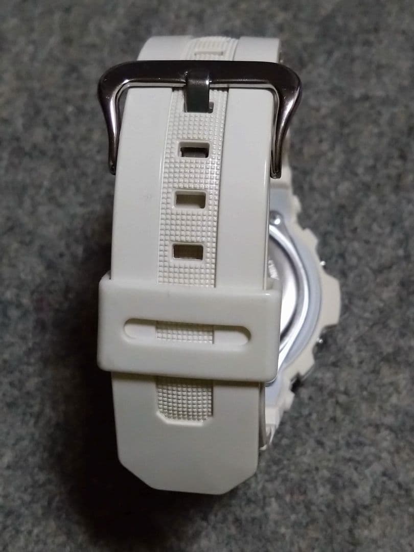 Casio G-Shock Tough Solar AWG-M100SGA-7AJF Watch White & Gold — Japan Import