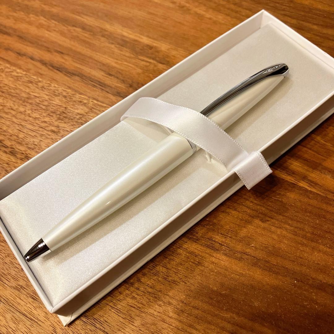 Cross Pearl White Lacquer Ballpoint Pen — Japan Import