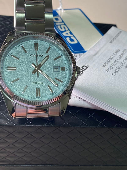 Casio Ice Blue Men’s Watch Quartz Analog 50 M Water Resistant Japan Import